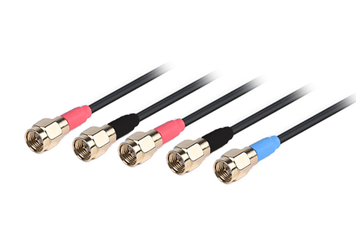 AANT100017  5G Screw Mount Low Profile Antenna Box — 4×4 MIMO, GNSS L1/L5, IP67/IP69K