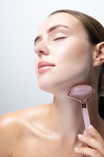Brushworks Rose Resin Roller & Gua Sha