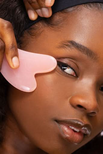 Brushworks Rose Resin Roller & Gua Sha