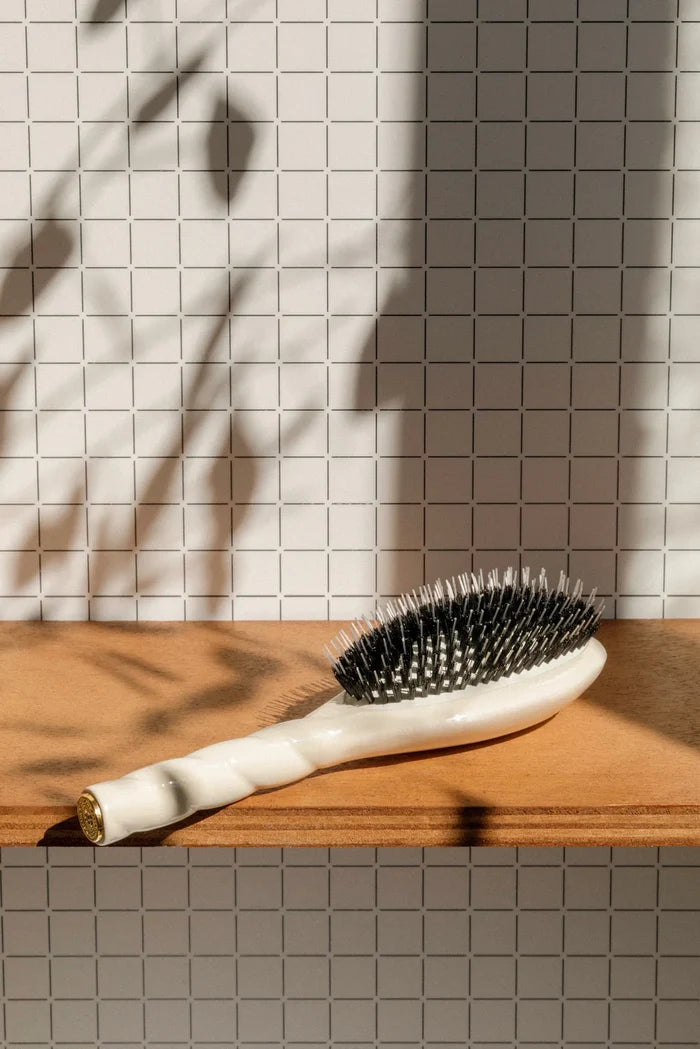 N.02 The Care & Detangling Hair Brush The Essential (Large)