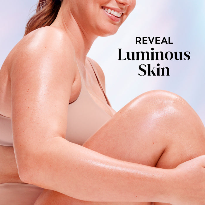 Model posing. Reveal luminous skin.