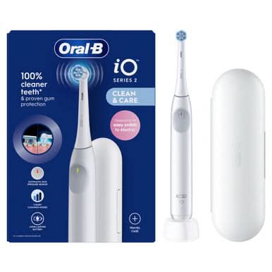 Oral-B iO2 White Electric Toothbrush + Travel Case