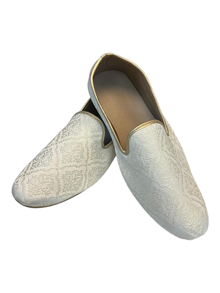 Very Comfortable Cream Brocade Loafer Style Mojri - Indian Mens shoes - Mojari , Khossay -  YD2602